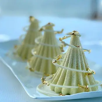 3D Božično Drevo Silikonsko Plesni 8-Votlini Mini Božični Plesni za Čokoladne Torte Puding Sladkarije Božič Drevo Cone Peko Plesni
